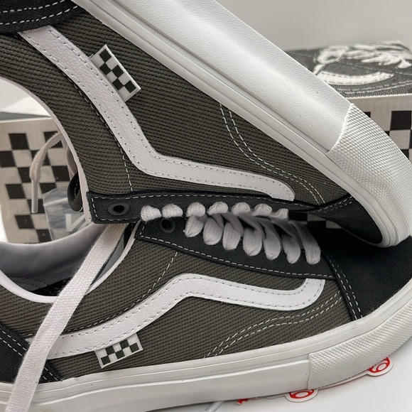 Vans WMNS Skate Old Skool 
Twill Grape Leaf
VN0A5FCB50K
SNEAKERS - Picture 14 of 16